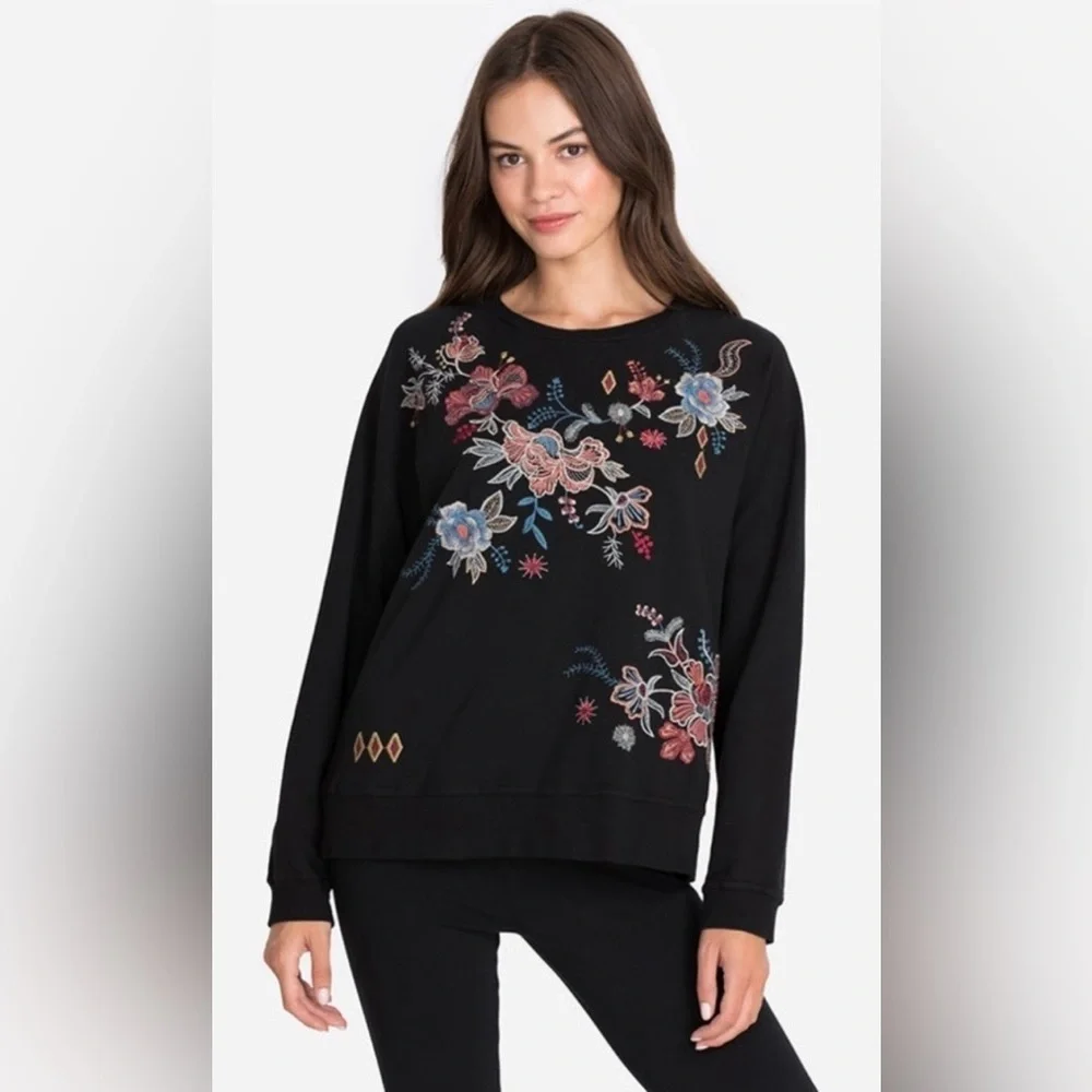 Johnny Was Denali Raglan Sweatshirt Floral Embroidered Crewneck Sz Small Black